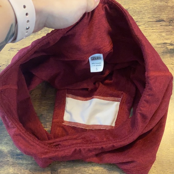 Fleo shorts size small (crimson red) - Picture 3 of 3